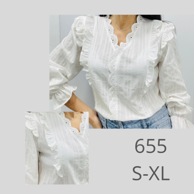 Blusa blanca con fruncidos y mangas amplias, disponible en tallas S a XL.