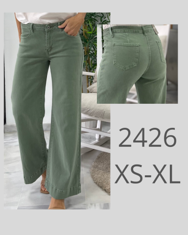 Pantalones de tiro alto en color verde, disponibles en tallas XS a XL.