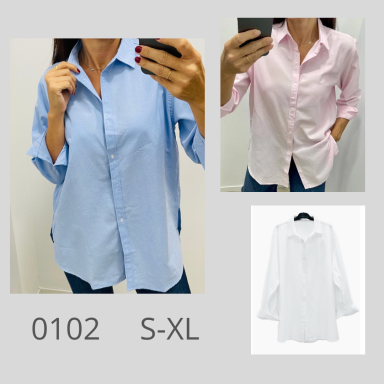 Camisas de mujer en colores azul, rosa y blanco; tallas S-XL.