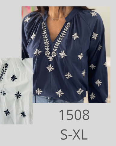 Blusa de colores navy y blanco con estampado de estrellas, disponible en tallas S-XL.