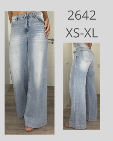 Pantalones de mezclilla anchos en tono claro, disponibles en tallas XS-XL.